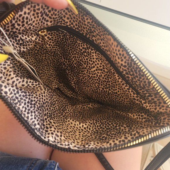 Black and Gold Crossbody - Picture 4 of 5